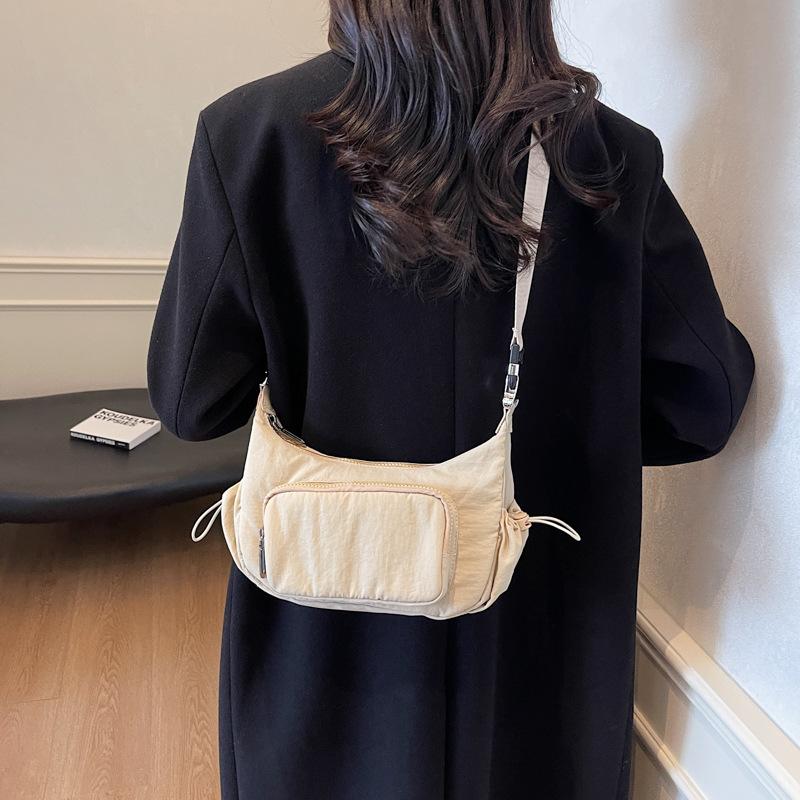 Women's bag Multi-pocket locomotive bag Super fire Solid color Spice girl Versatile armpit bag