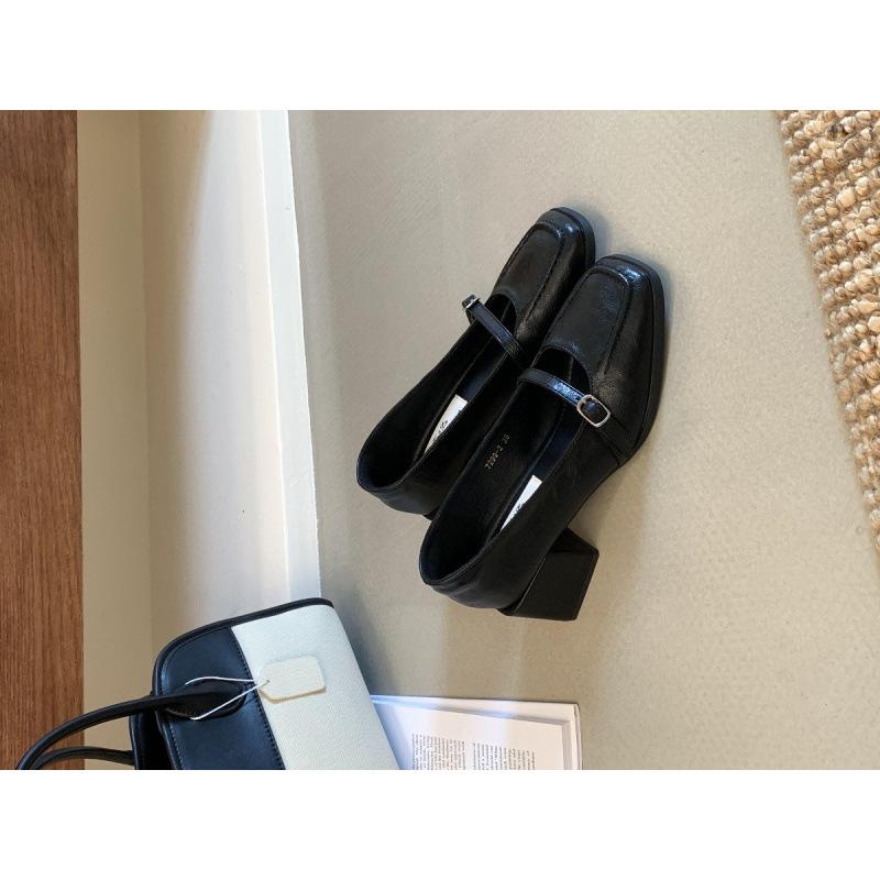 

Korean version of square head soft leather women s commuting single shoes with one-word buckle Mary Jane shoes temperament fashionable small leather s 39