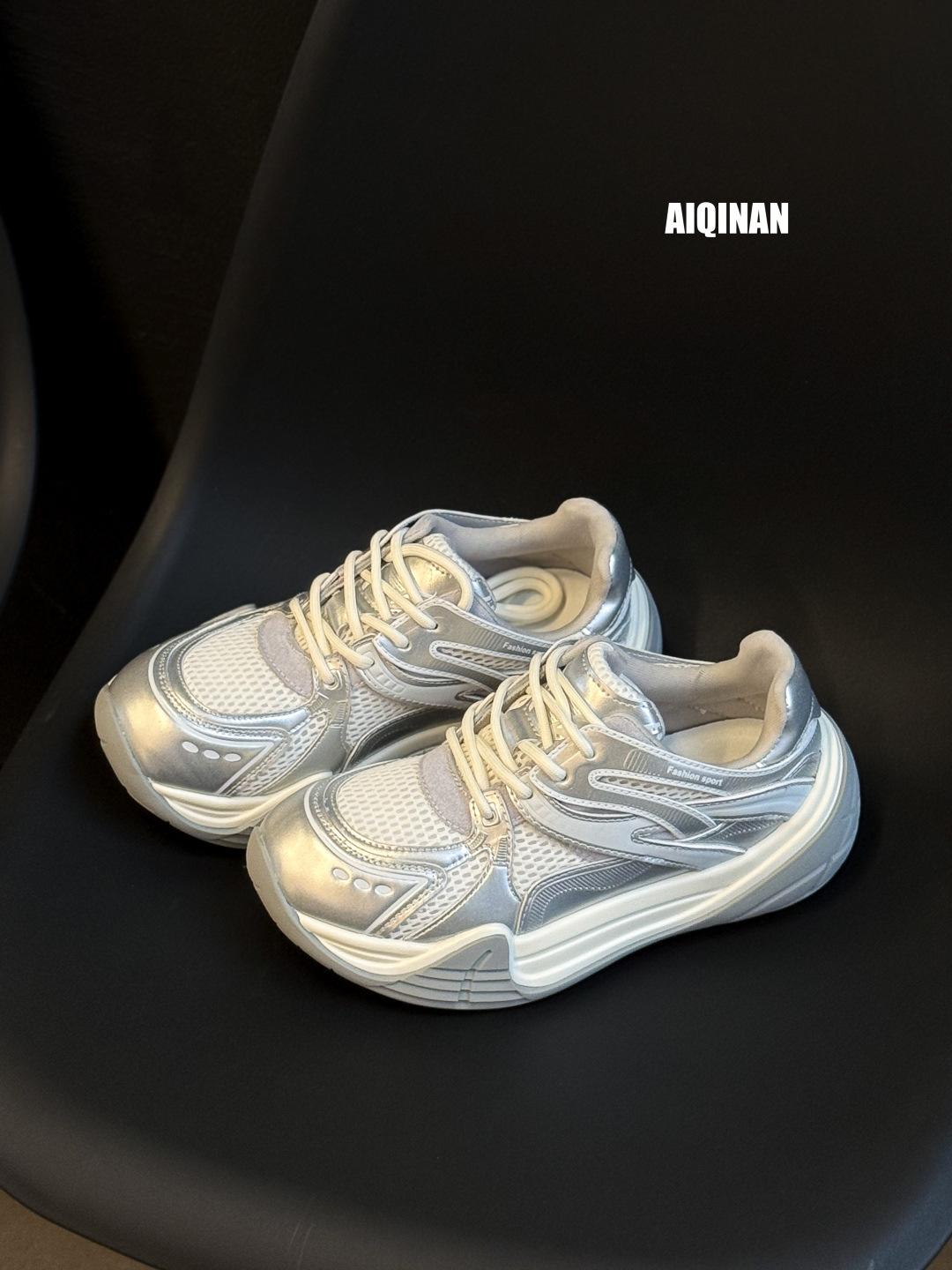 

2025 лето новые толстоподошвенные немецкие тренировочные туфли женские красные модные повседневные трендовые туфли маленькие спортивные Форрест Гамп папины туфли 40 серебряный