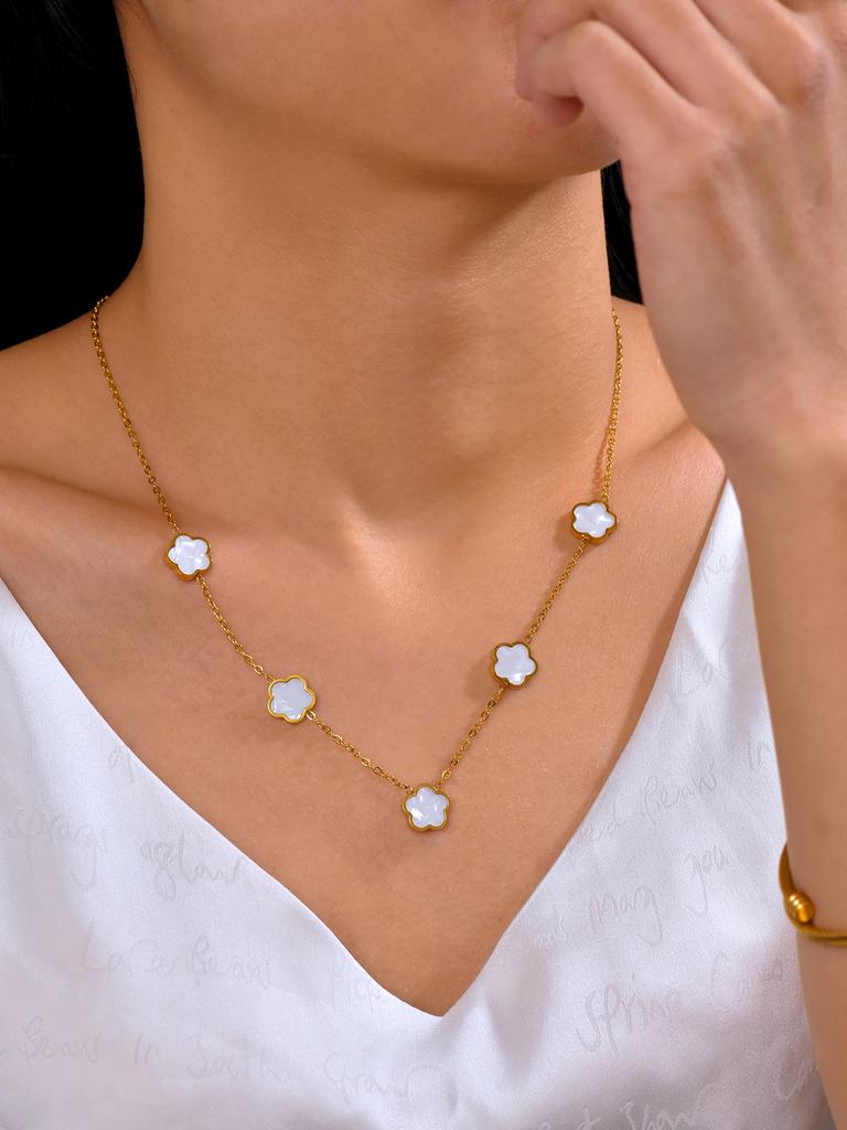 Fashion Elegant Simple Versatile Stainless Steel 18K Gold-Plated Lucky Clover Five Flowers Collar Bone Chain For Women
