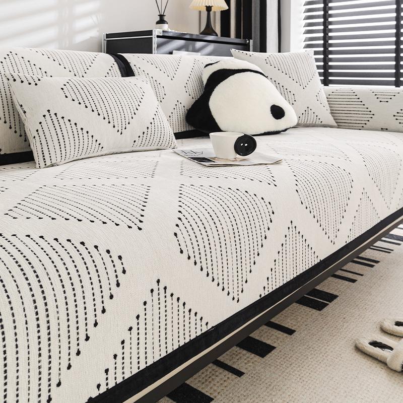 

Chenier Sofa Cushion, Summer Mat Mat, Non-Slip Seat Cushion, Summer Light Luxury New Sofa Cover Cover Towel 70*70cm