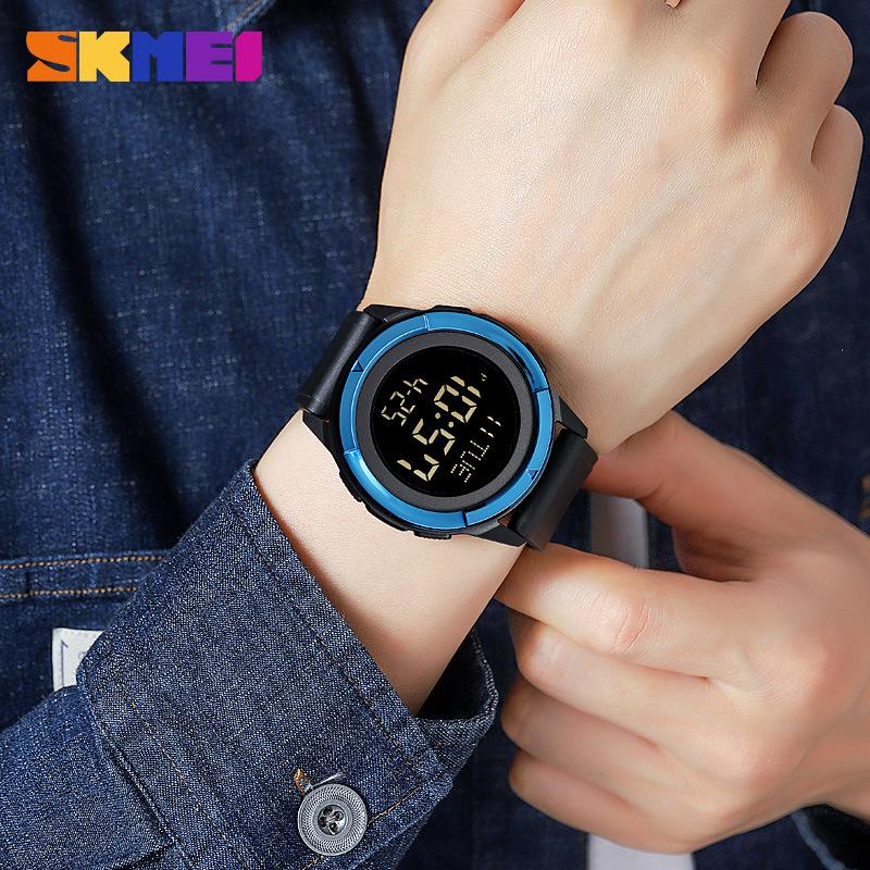 2024 New Moment Beauty Men's Waterproof Electronic Watch Fashion Multifunctional Sports Watch Male Student Electronic Watch