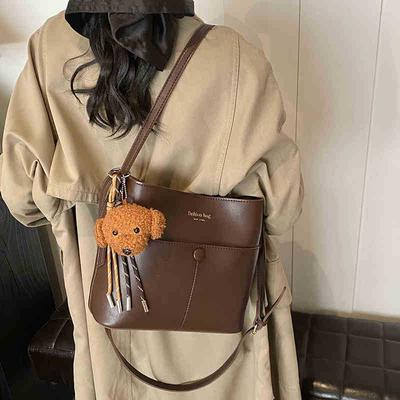 Bucket Bag Leather Women'S Bag Large Capacity Retro Shoulder Messenger Bag Commuter Bag Luggage