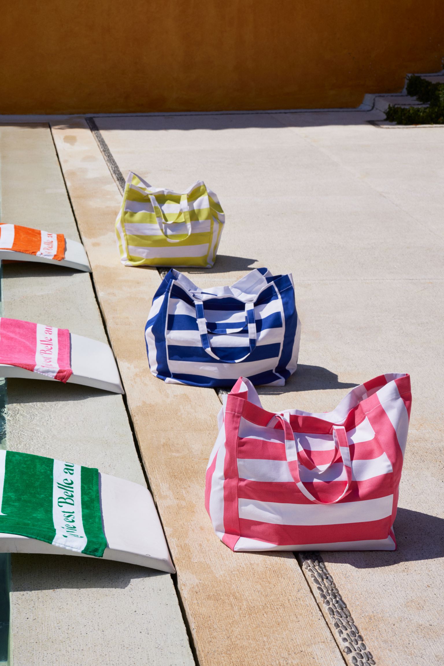 

Cotton canvas beach bag