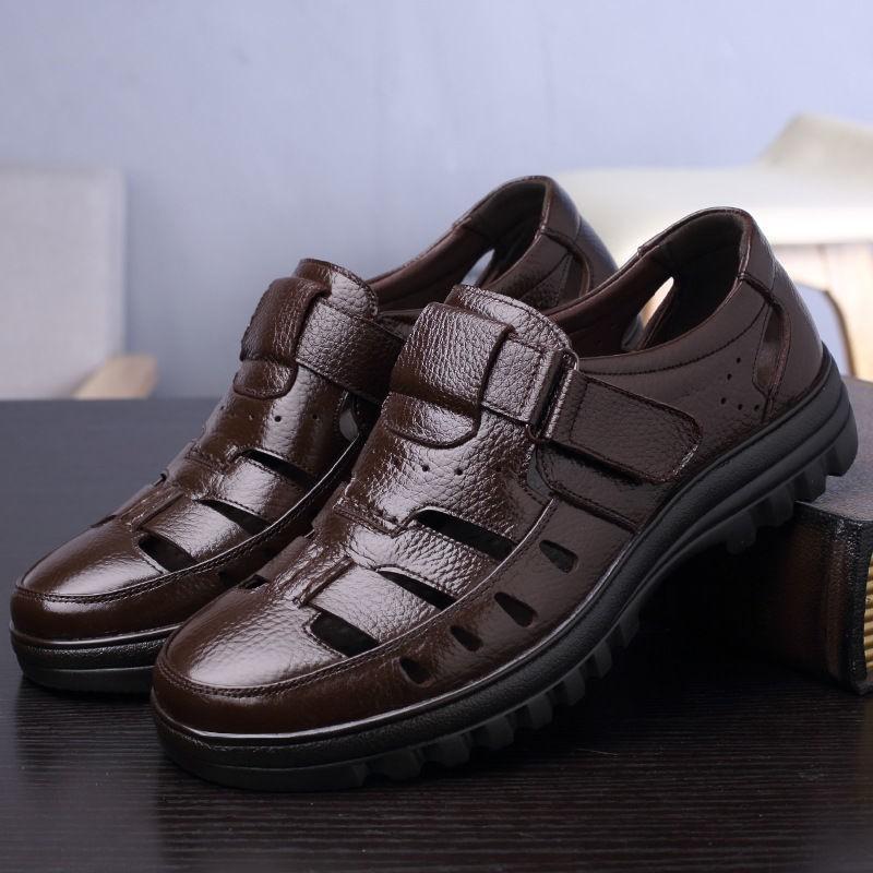 New men's leather sandals hollow breathable non-slip wear-resistant casual Korean version of middle-aged and elderly dad shoes 2025 direct sales