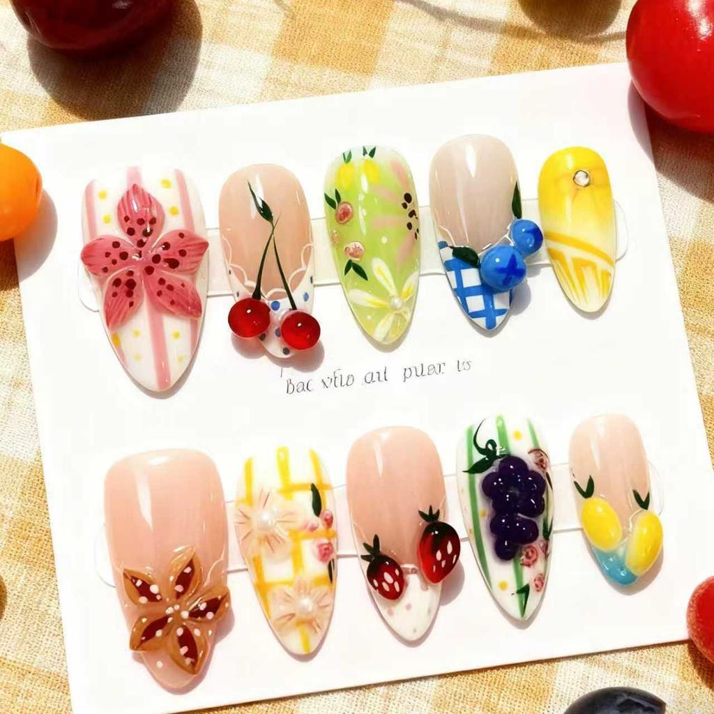 24 PZ Unghie Finte Francesi Bianche Semplici Punti Neri Fiocco Mandorla Press on Nails Fiori Dolci Coccinella Carina Modelli Unghie Acriliche