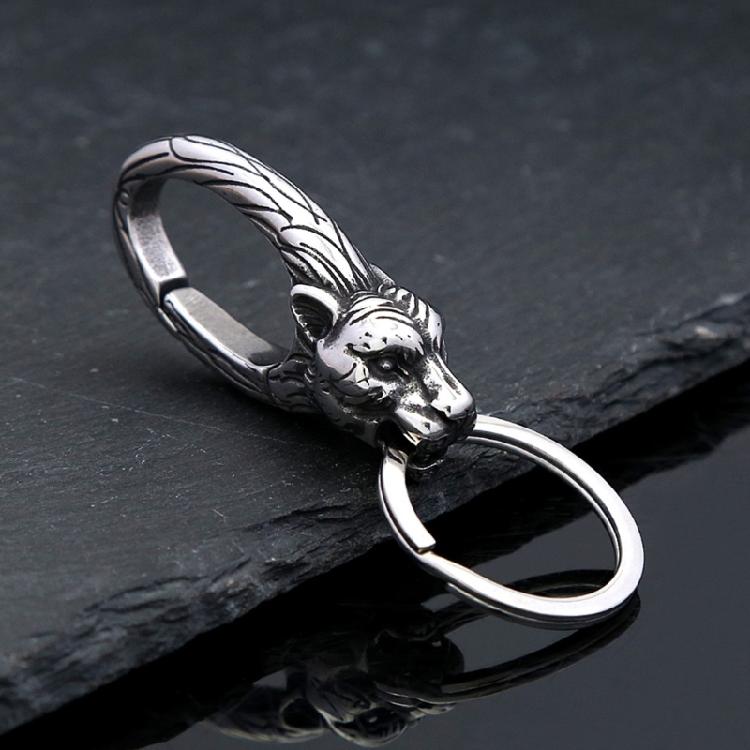 Elegant Dragon Head Designs Keyring Craft From Practical Sturdy Stainless Steel Materials for Easy Waist Attachment