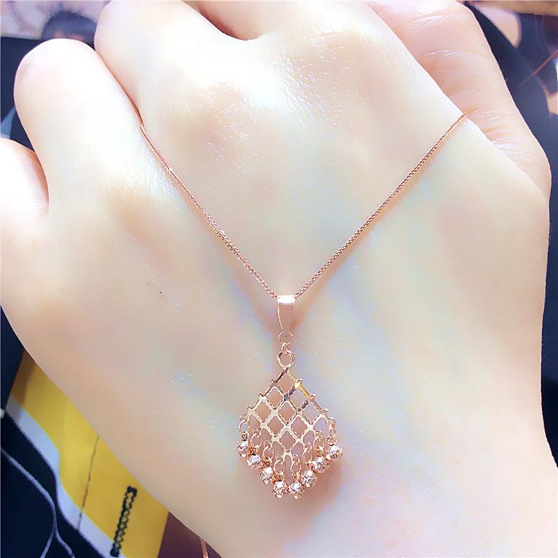 Exquisite Colored Gold Russian Rhombus Diamond Pendant 585 Rose Gold Plated Exquisite Fashion Korean Version Female Collarbone Chain