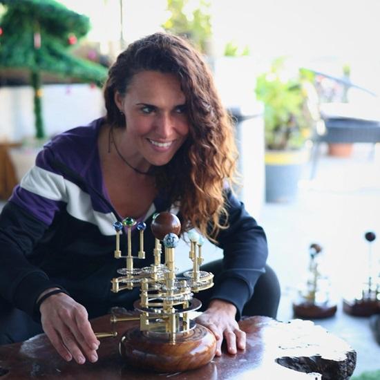 25.4 Cm Luxury Decor Piece for Book Shelves Brass and Steel Orrery A Functional Model of the Solar System with Multi Celestial Bodies