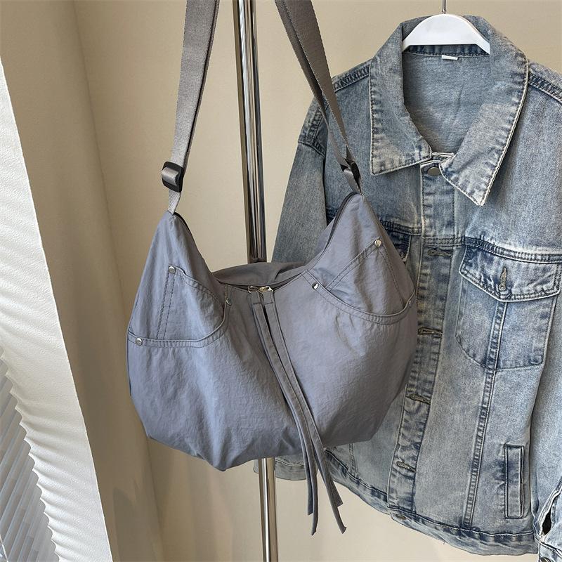 Simple and Stylish Large-capacity Casual Shoulder Armpit Bag 2025 Summer New Korean Version Popular Tote Bag Commuter Bag