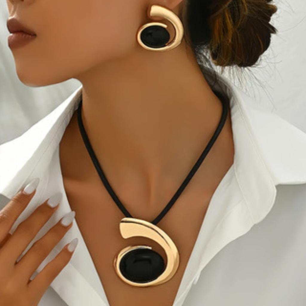 1pc Exaggerated Long Geometric Pendant Necklace And Earrings,  Adjustable Length Sweater Chain For Women New Year's Gift For Daily Wear