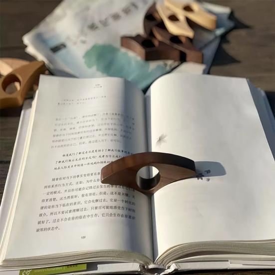 Wooden Book Page Holder Handmade Book Opener Thumb Ring Bookmark Reading Book Accessories Teachers Students Book Lovers Bookworms Gift