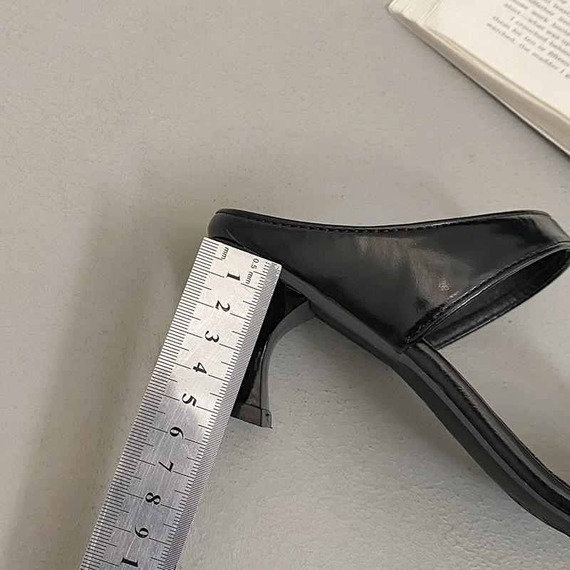 Hochhackige Sandalen Damen neu Sommer speziell geformt und Ein-Wort-Slipper Strass eckige Zehenpartie Outdoor-Slipper