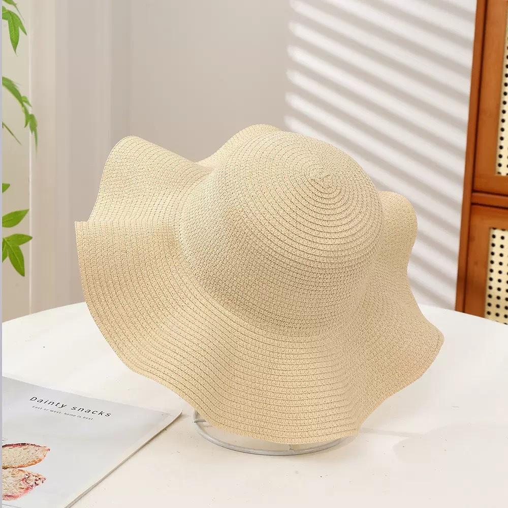 Summer French Flat Edge Beach Hat Seaside Vacation Sun Protection Versatile Top Hat Premium Sunshade Straw Hat Women