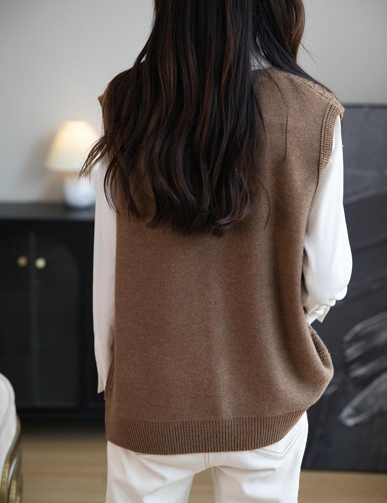 Women's Wool V-neck Cardigan with Rhinestone Buttons - Sleeveless Knit Pullover Vest, Large Quantity Available in Stock