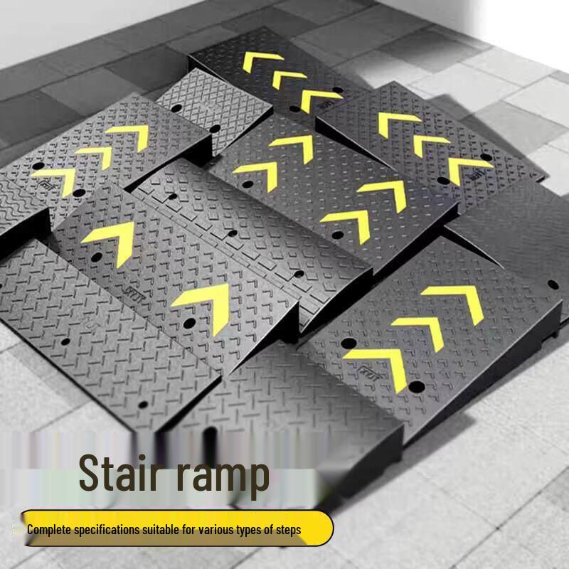 Heavy-Duty Rubber Curb Ramp