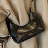 Retro large-capacity bag women's autumn 2025 new popular simple messenger bag commuter shoulder small square bag