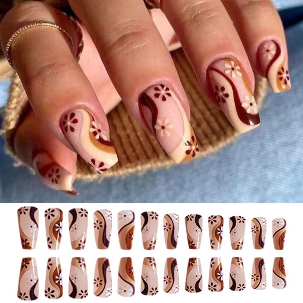 

Накладные ногти с коричневыми полосками. Френч-пресс на ногтях. Новые типсы своими руками.