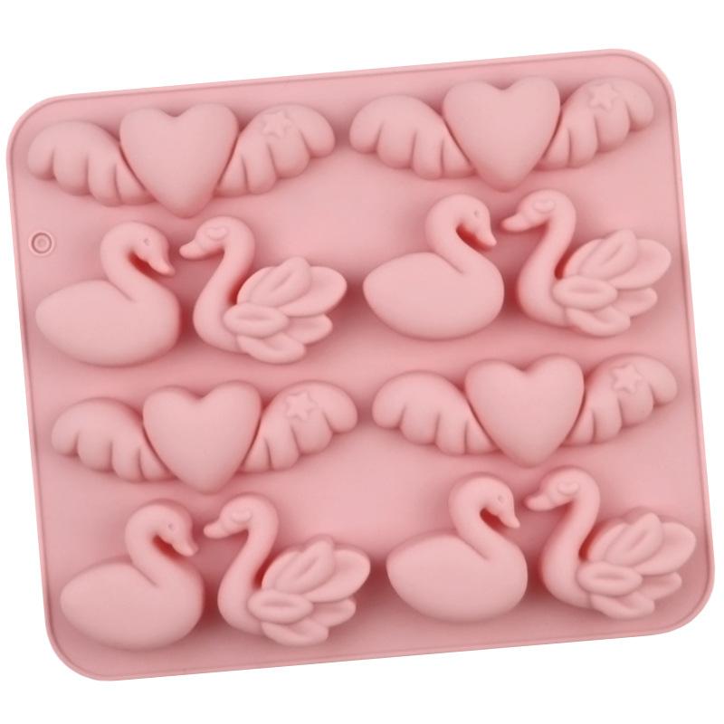 

1Pcs Cartoon Animal Swan Love Soap Candy Cookies Ice Cube Tray Mold Bulldog Chocolate Silicone Mold Kitchen Baking Tools