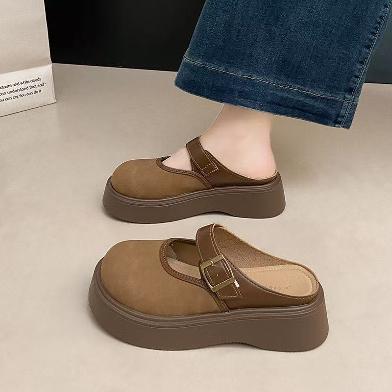 2025 vår og sommer ny dame koreansk yttertøy veske hode halv slep brettsko retro mote små plattformslippers