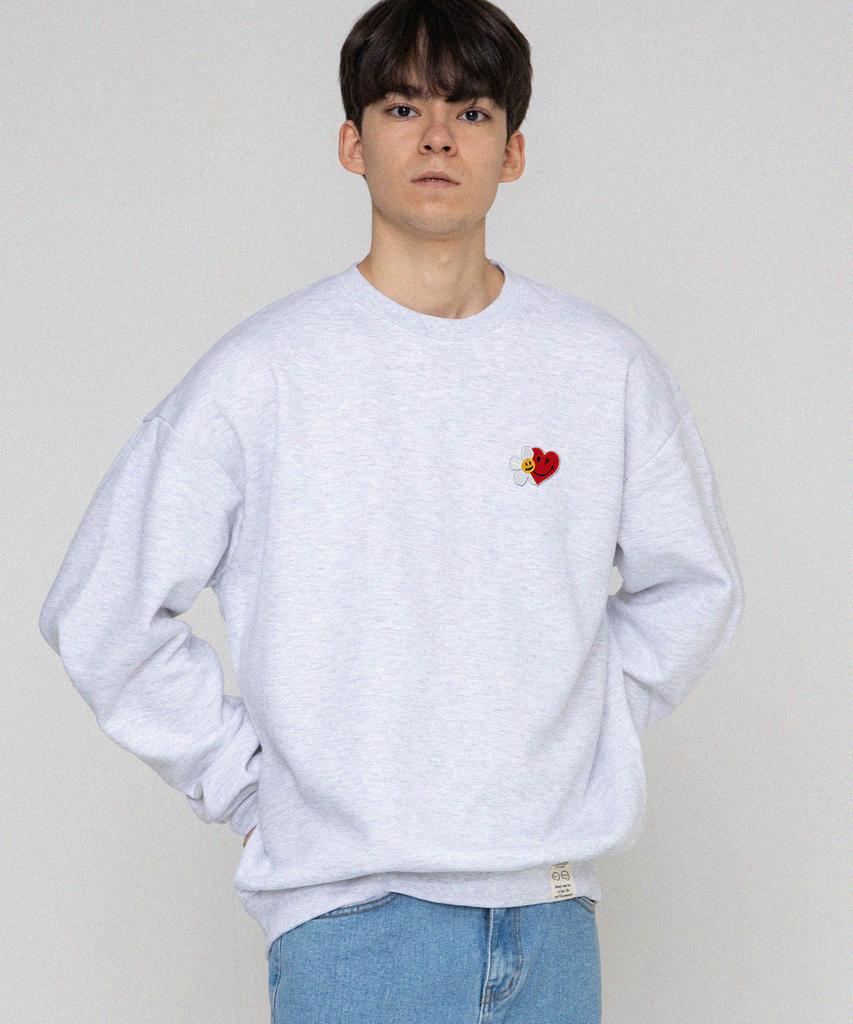 GRAVER [Unisex] Flower Heart Half Smile Embroidered Sweatshirt_Melange White