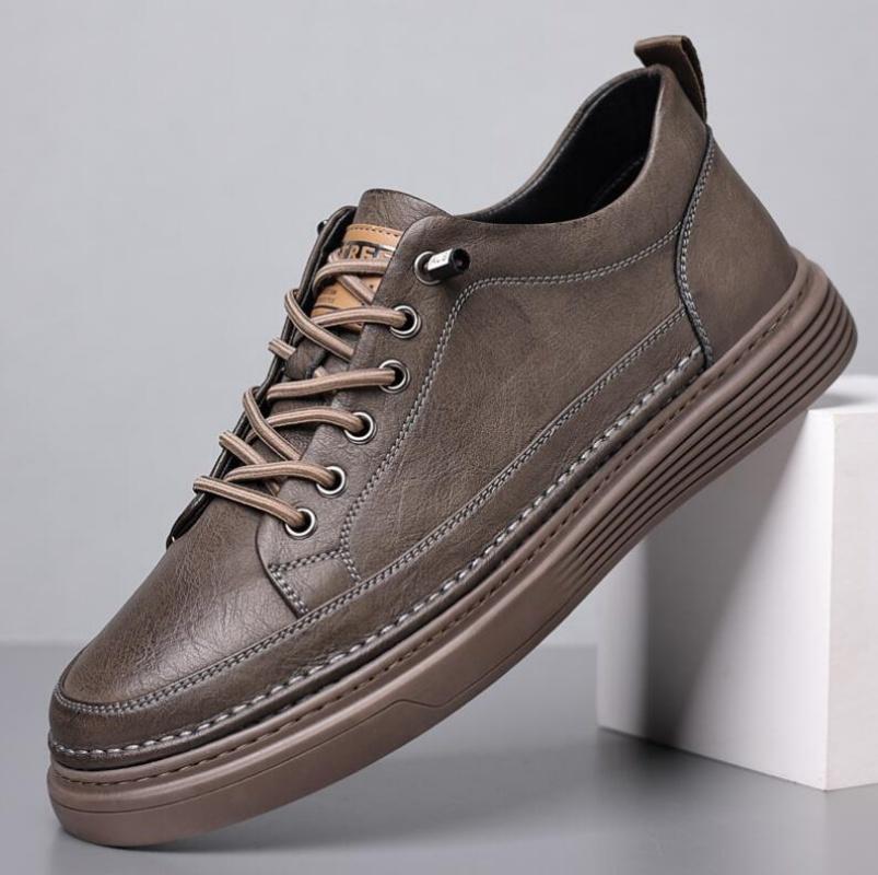 Calçados de couro de marca de luxo para skate, novo design, sapatos Oxford masculinos, tênis versáteis para atividades ao ar livre, calçados esportivos casuais para homens