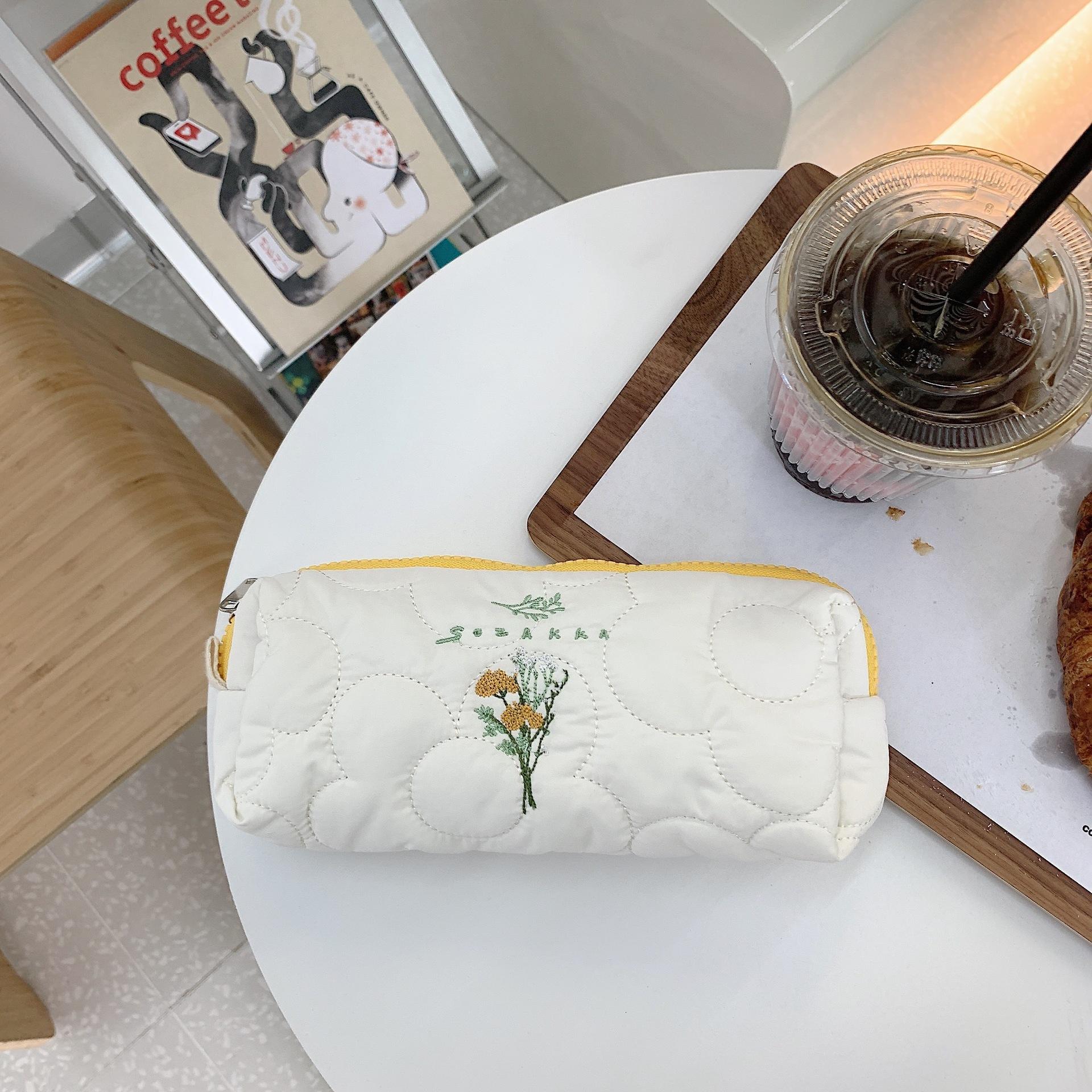 

Вместительный Цветочный Большая Вышивка Пенал Холщовая Сумка для Ручек Помада Косметичка StyleD