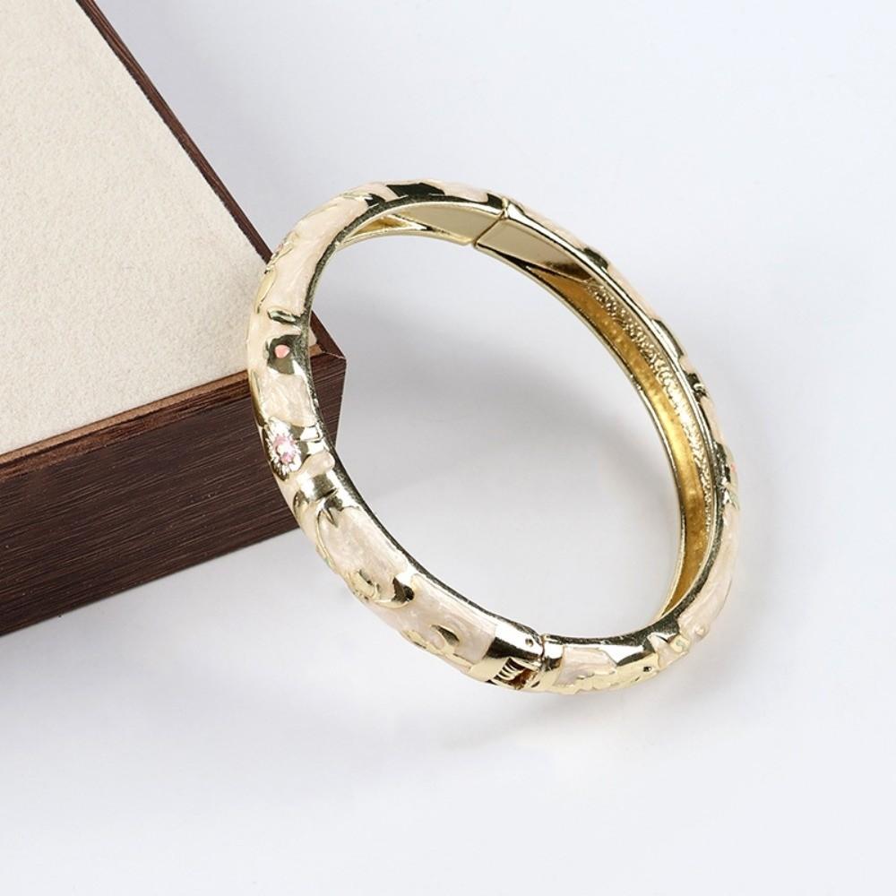 

Colorful Flower Bangle Enamel Women s Hand Bracelet Fashion Vintage Cloisonne Bangle Ladies бежевий