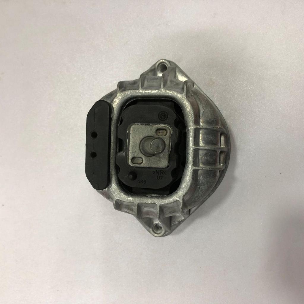 BMW Engine Mount Rubber 22116768852 - Car Accessory