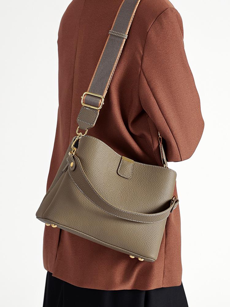 Genuine Leather Women's Crossbody Bag Summer Women's shoulder Bag Luxury Design Niche Handbag Large Capacity tote bag