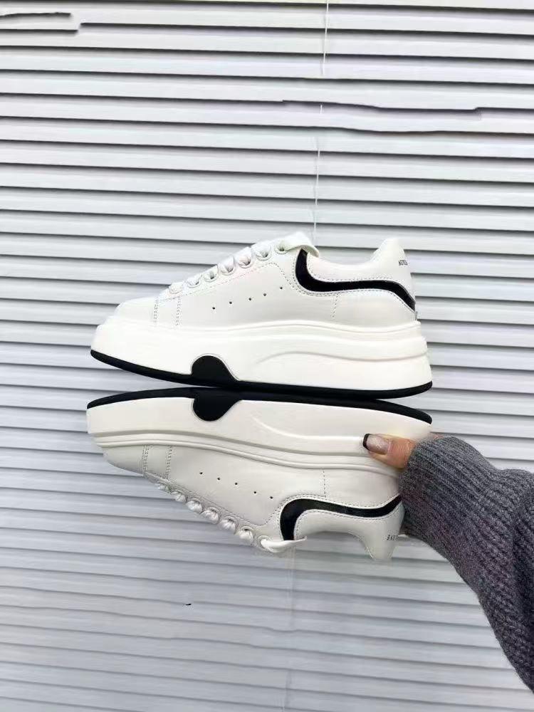 Love thick-soled spring new height-increasing and thin casual sports leather board shoes