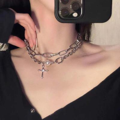 Halskette mit Perlen-Kreuz-Anhänger: Moderne Damen-Schicht-Hip-Hop-Schlüsselbein-Kette