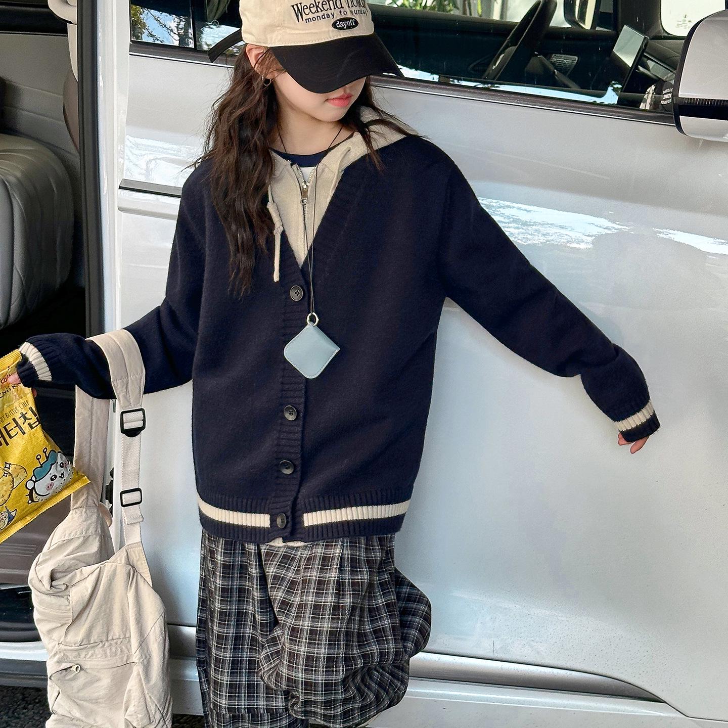 

Стильный вязаный кардиган-свитер для девочек из двух частей - Коллекция Осень/Зима 2025 130 cm темно-синий