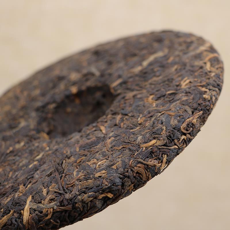 2023 Haiwan Old Comrade 9978 Lao Tong Zhi Qi Zi Bing Cha Ripe Puer Tea 357g