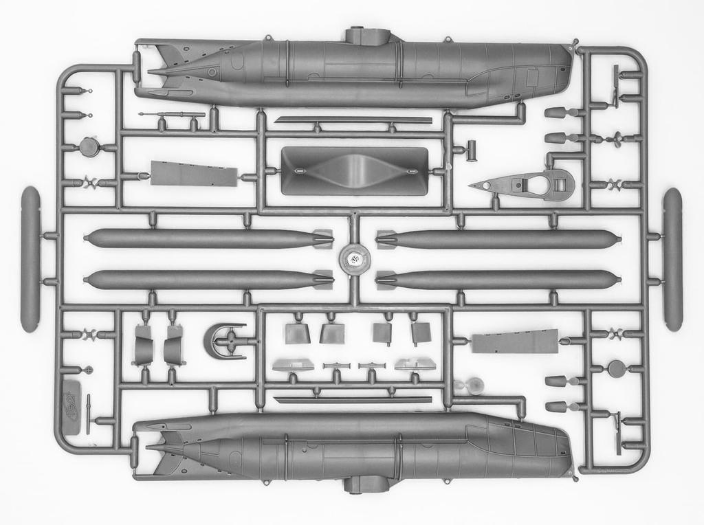 ICM 1/72 Scale German U-Boat XXVIIB Seehund Midget Submarine Early Model Plastic Model Kit S006