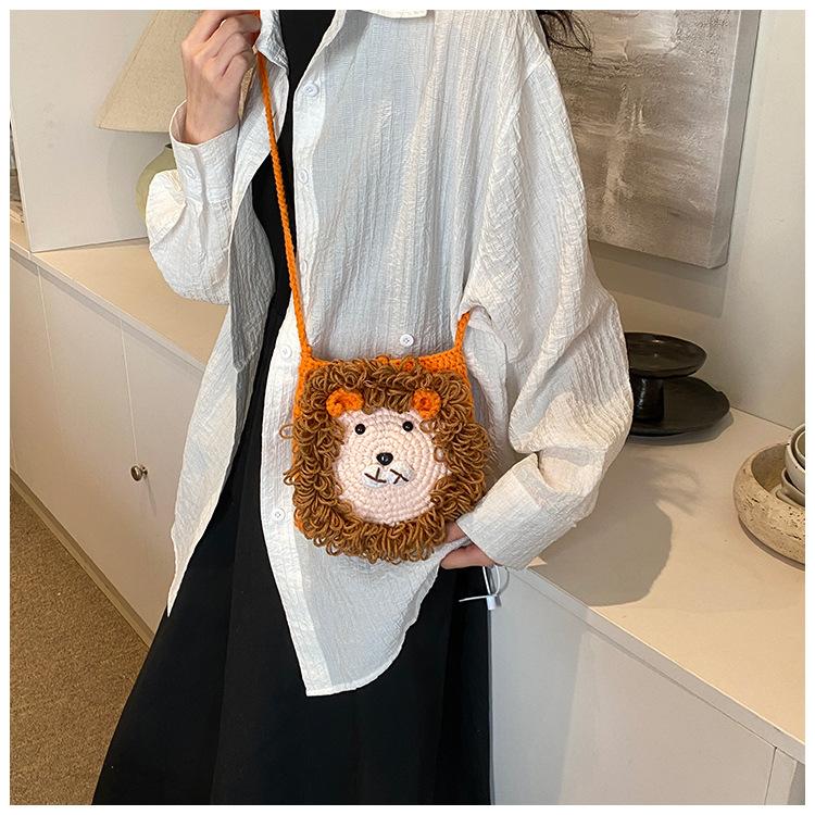 Handmade Crochet Lion Phone Bag, Cute Cartoon Knitted Crossbody Purse for Women, Mini Shoulder Bag for Phone