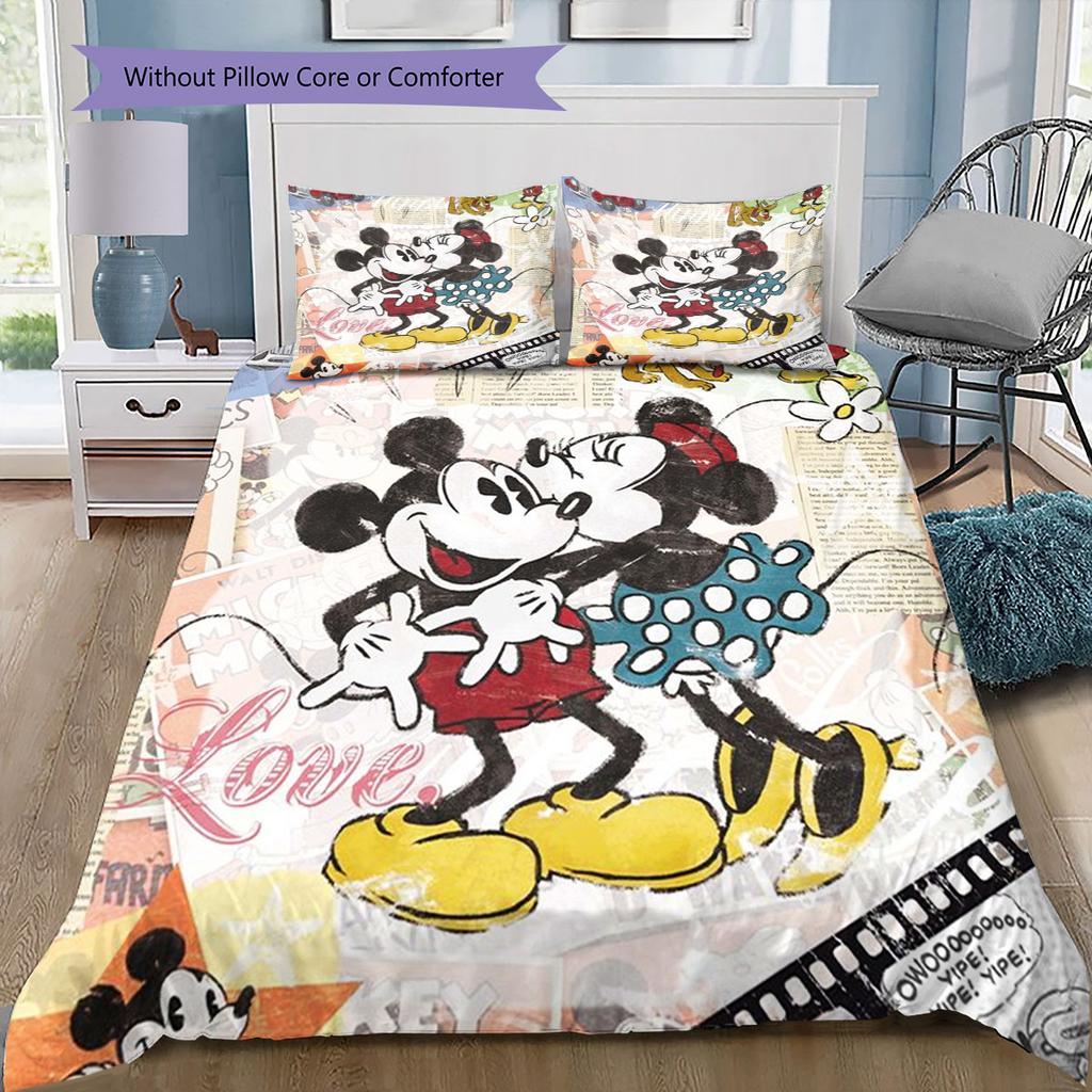 Retro-style collage Mickey Minnie print bedding set – the perfect choice for decorating a child's bedroom. Warm and comfortable