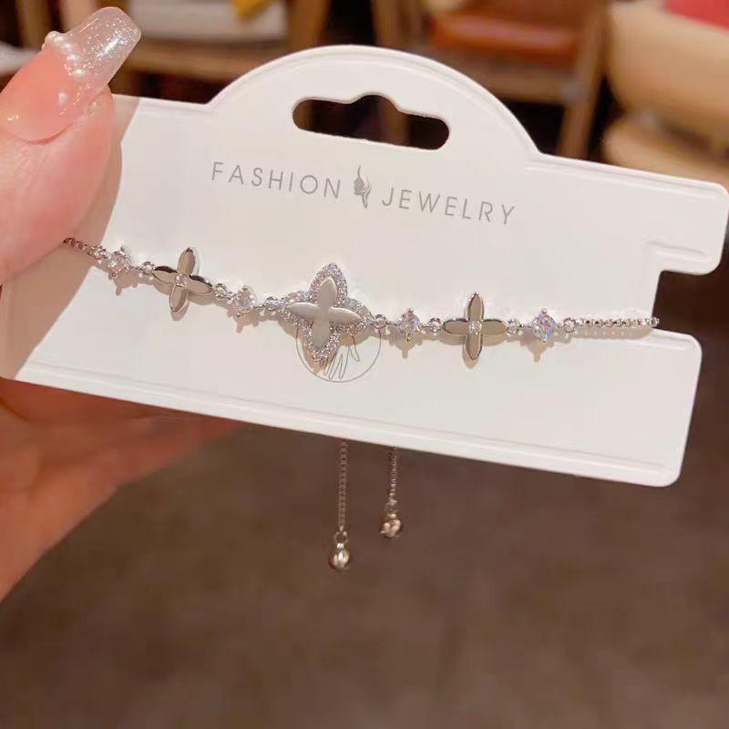 Cool Pull Temperament Winter Snowflake Exquisite Light Luxury Niche Design Zircon High-End Jewelry Adjustment Fashion Bracelet
