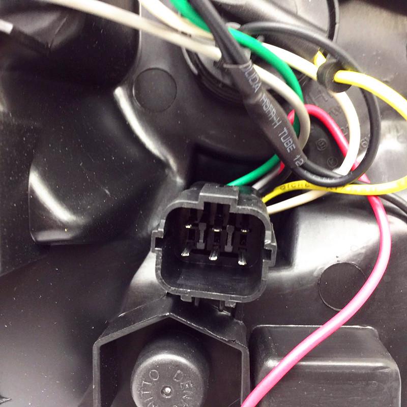 

Terracan 2.5/3.5 Задний фонарь в сборе Wiring Harness Set