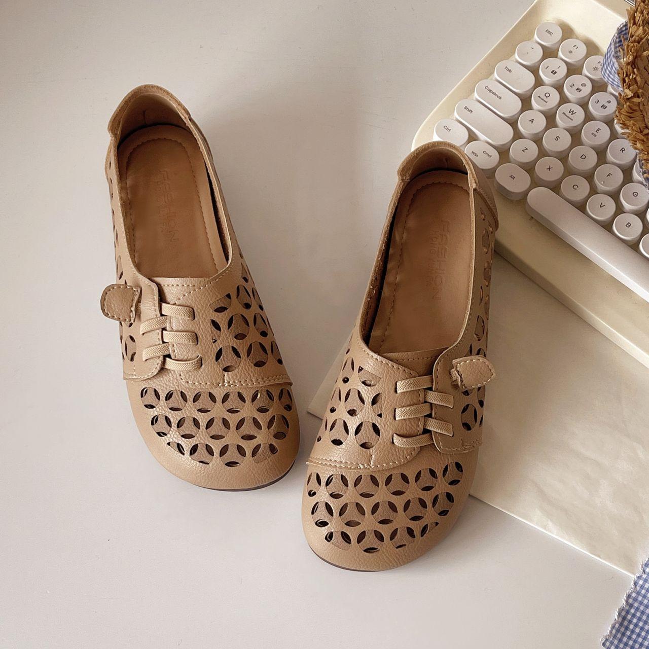

Новые стильные бежевые туфли-лоферы для женщин 2024 года, летние туфли на плоской подошве с цветочным принтом, коричневые летние кожаные кроссовки в стиле ретро CN 35 хаки