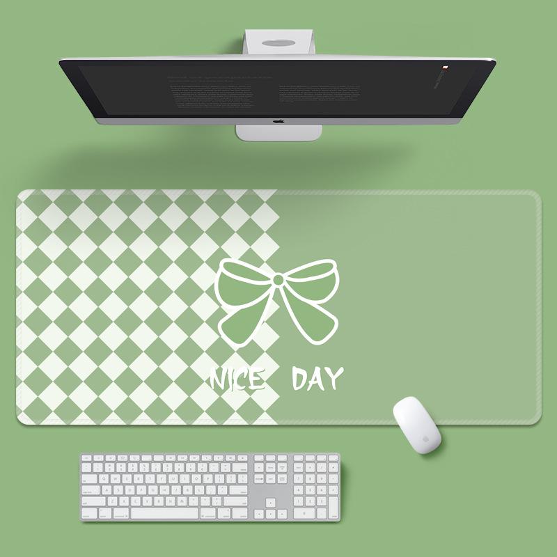 Extra Large Cute Checkered Mouse Pad, Flower Bear Design, Desk Mat for Laptop and Keyboard