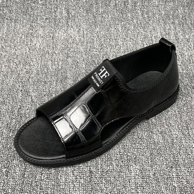 Men's sandals 2025 new men's beach shoes non-slip outer wear casual large size 47 48 leather sandals men