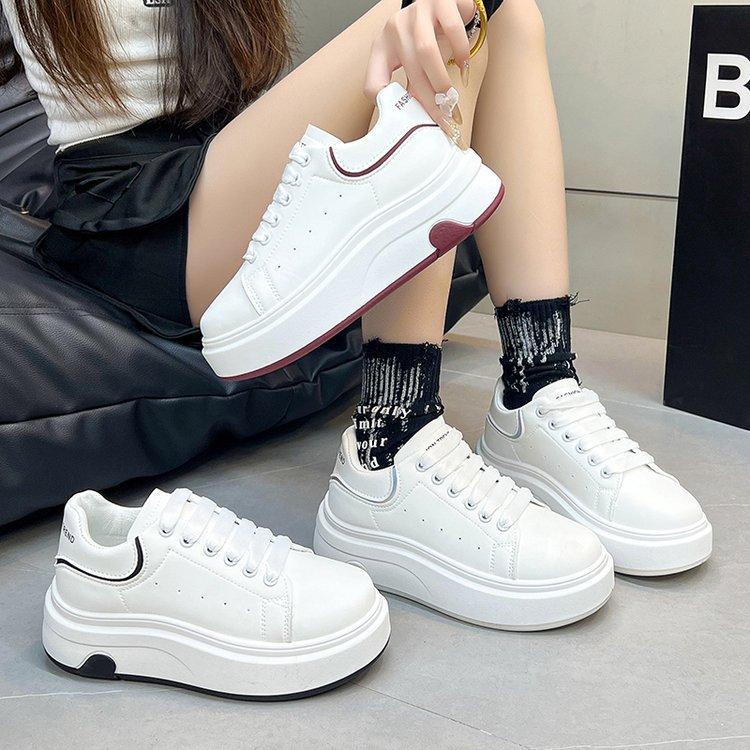 Soft Leather Love Little White Shoes Women's Shoes Spring 2025 New Thick-soled Heightening Leather Surface Color Matching Sports and Leisure Board Sho