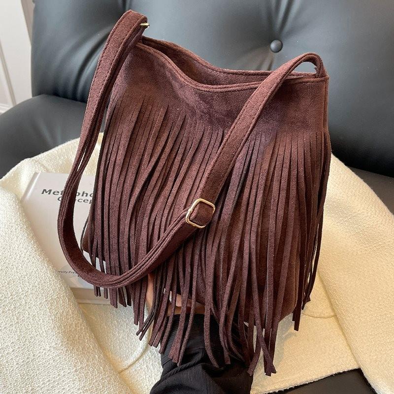 Stylish Retro Faux Leather Shoulder Bag For Women With Charming Tassel Detail