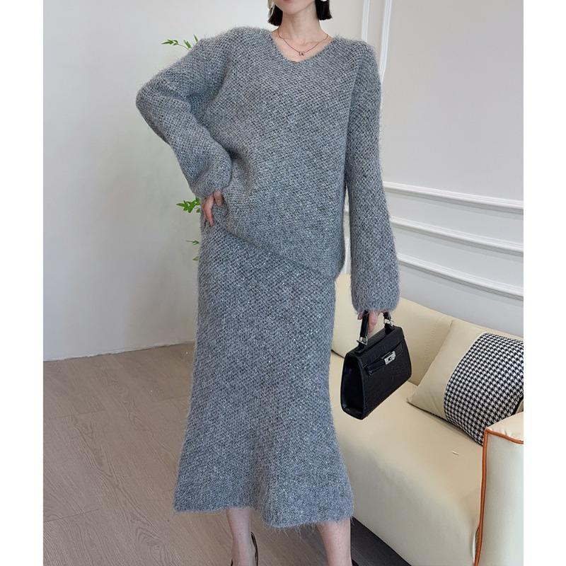 Celebrity sweater jumper fishtail skirt two-piece set autumn and winter bright silk design knitted sweater set women