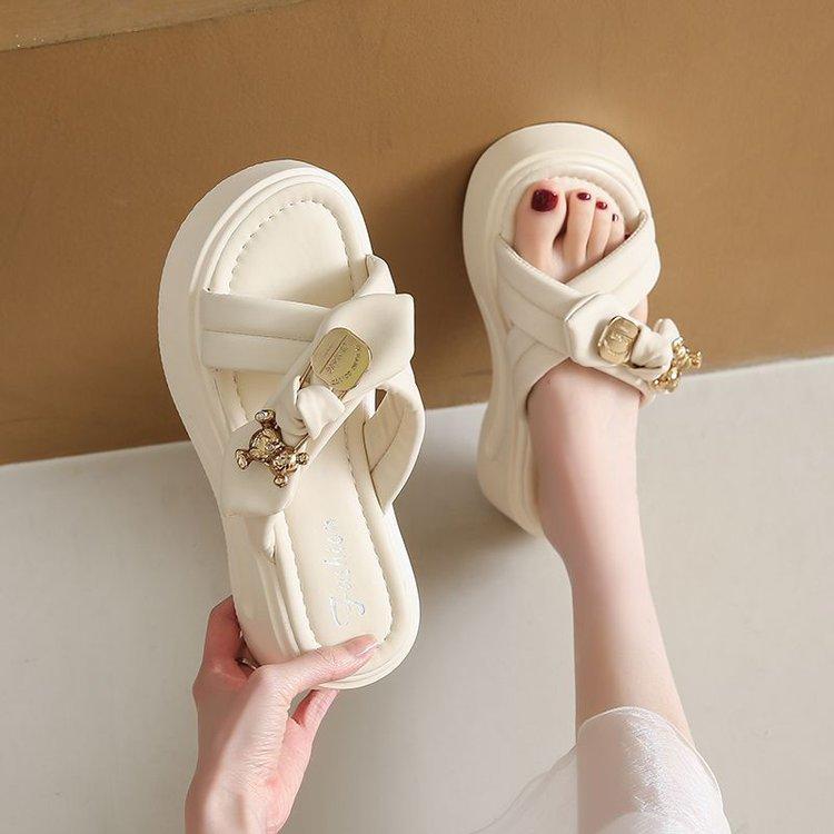 Fairy Wind Thick-bottomed Cool Slippers Female Summer Wear 2025 New with Skirt Soft-bottomed Casual Muffin Beach Slippers