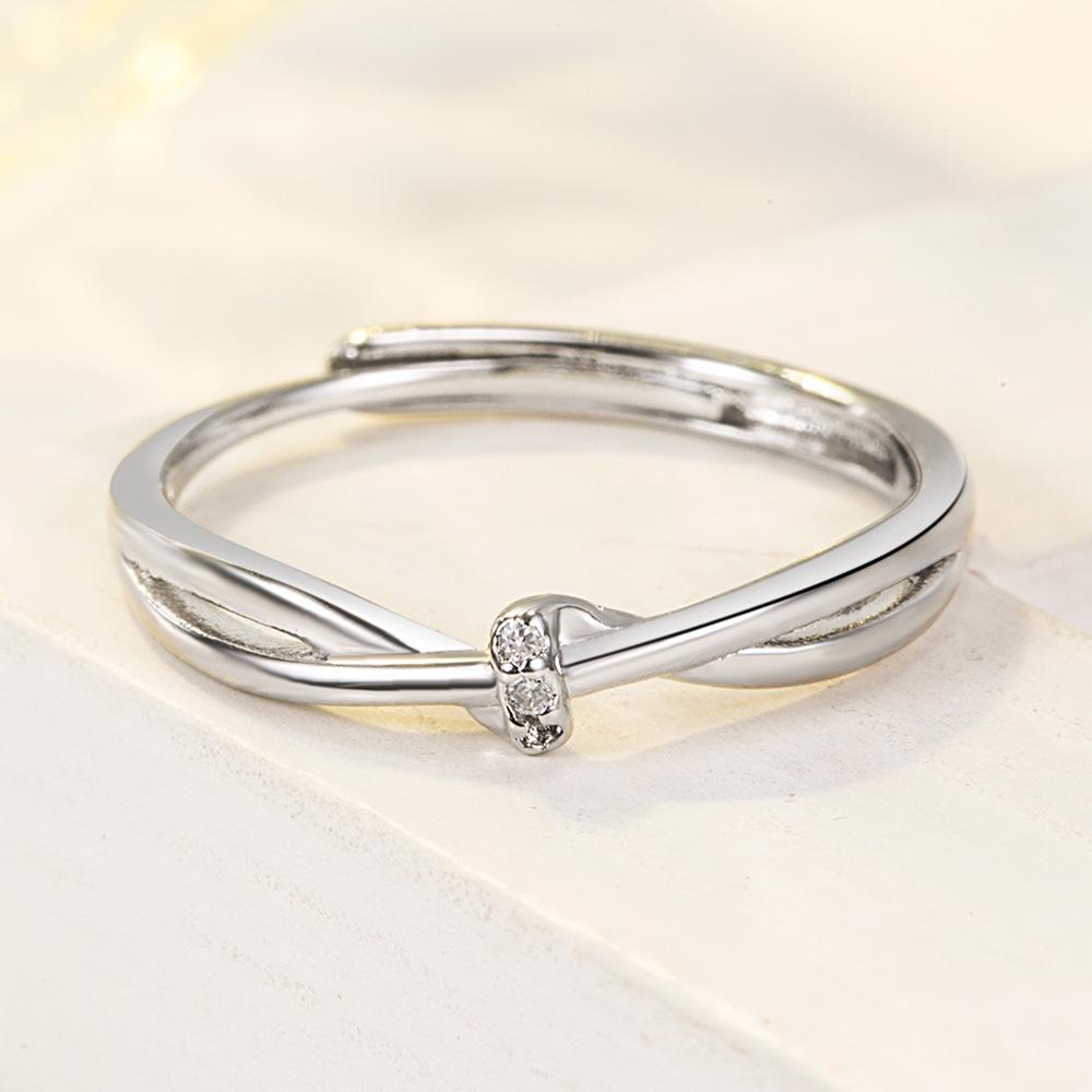 Mobius Intertwined Love Rings: Adjustable Couple Rings for Men and Women