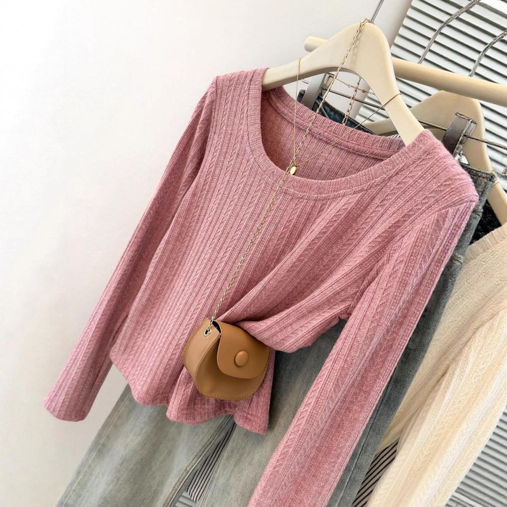 Elegant Women's U-Neck Patterned Knit Top: Slimming Long-Sleeve Base Layer for Spring, Autumn, and Winter