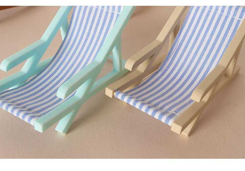 Miniature Beach Lounge Chair for Dollhouse Scenes