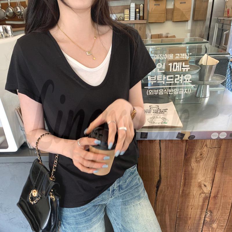 

Women s Short-Sleeve V-Neck T-Shirt – Popular Loose Fit, Faux Two-Piece, Lazy Style Design Large чорний